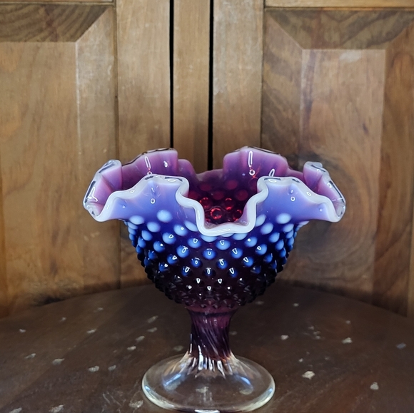 Fenton Art Glass Plum Opalescent Hobnail Ruffled Compote. - Picture 14 of 17